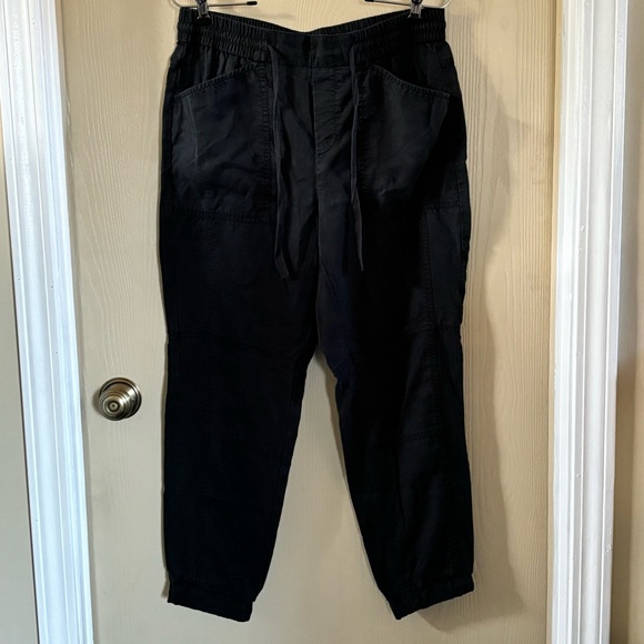 Banana Republic Black jogger-like casual pants, elastic waist Size Petite S - Picture 2 of 5